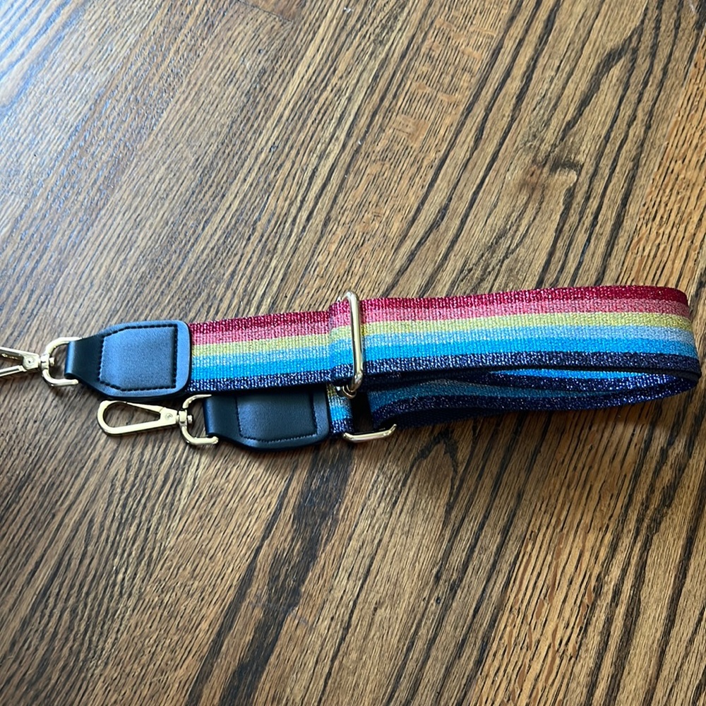 Adjustable stripe clip on crossbody/guitar strap